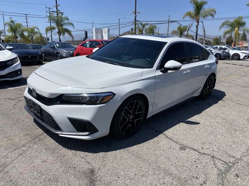 Used 2024 Honda Civic Sport Touring image 2