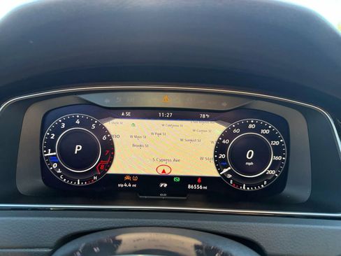 Used 2018 Volkswagen Golf R 4-Door image 23