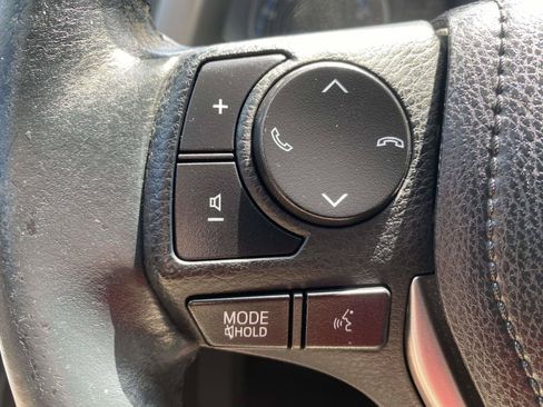 Used 2018 Toyota RAV4 XLE FWD image 20