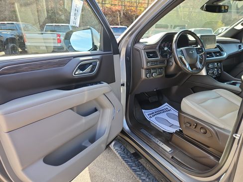 Used 2021 Chevrolet Tahoe Z71 w/ Z71 Signature Package image 20