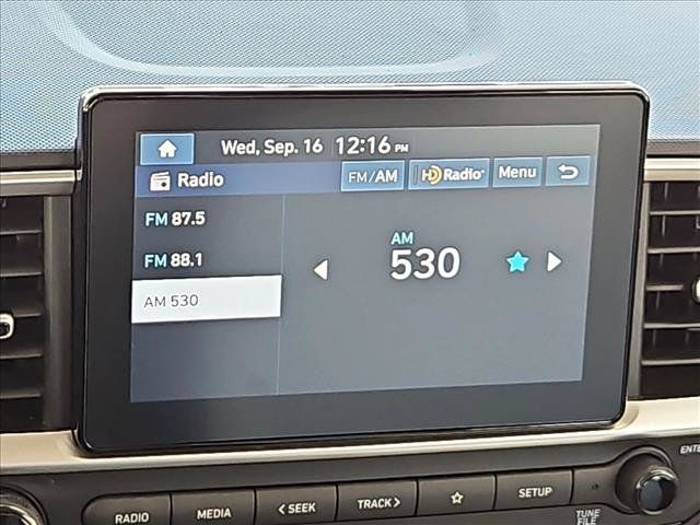 Used 2023 Hyundai Venue SEL FWD image 11
