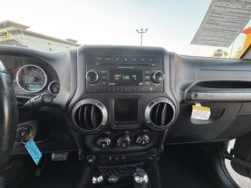 Used 2017 Jeep Wrangler Unlimited Sport w/ Connectivity Group AWD/4WD image 14