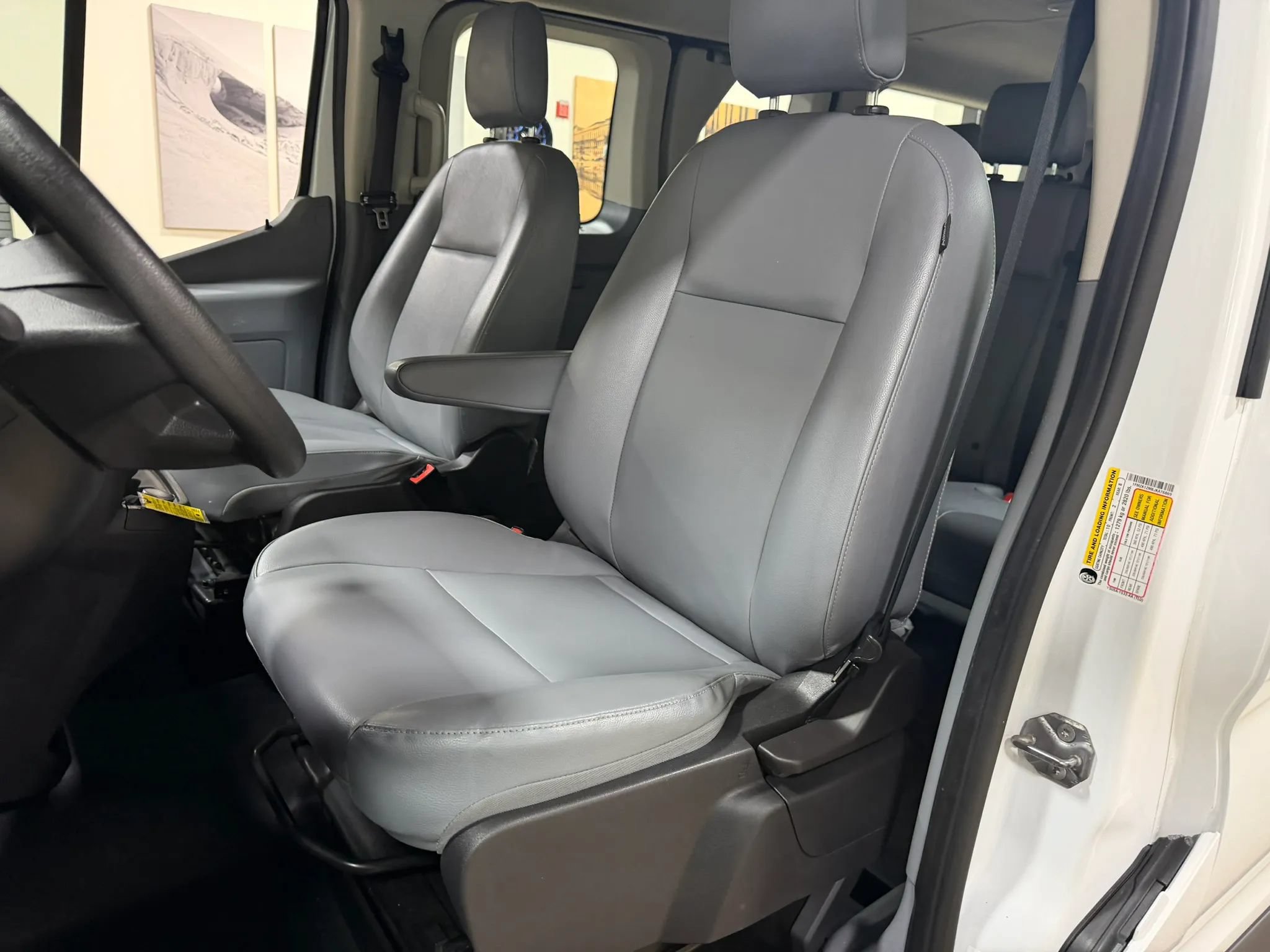 Used 2018 Ford Transit 150 XL RWD image 36