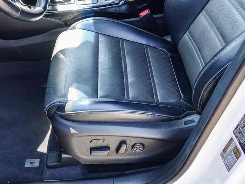 Used 2019 Kia Sorento SX image 19