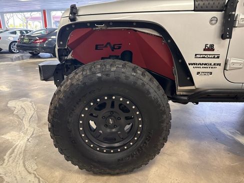 Used 2010 Jeep Wrangler Unlimited Sport AWD/4WD image 2