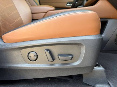Used 2023 Nissan Pathfinder Platinum AWD/4WD image 12