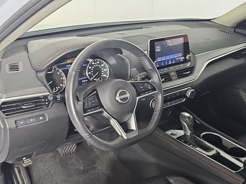 Certified 2023 Nissan Altima 2.5 SR FWD image 14