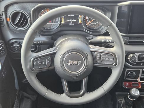 Used 2026 Jeep Gladiator Mojave AWD/4WD image 14