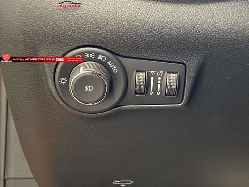 Used 2026 Jeep Compass Latitude AWD/4WD image 19