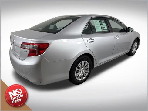 Used 2013 Toyota Camry LE FWD image 3