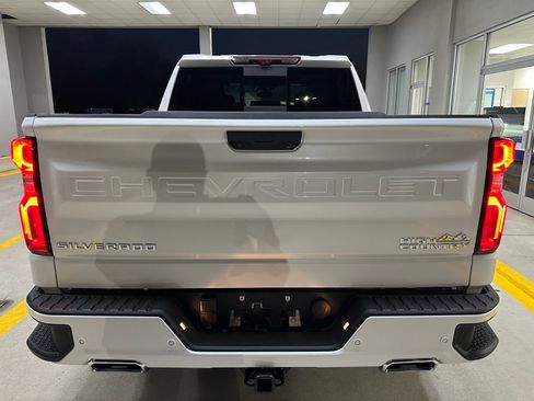 Used 2025 Chevrolet Silverado 1500 High Country w/ High Country Premium Package image 12