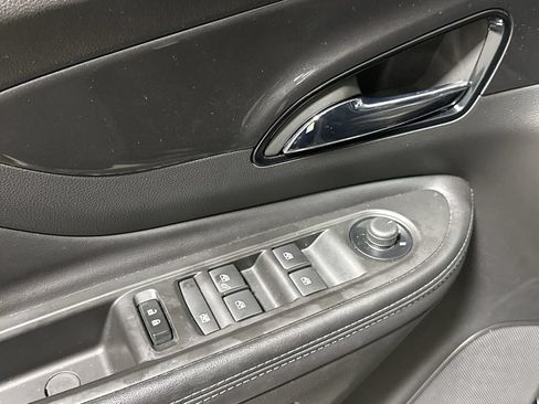 Used 2022 Buick Encore Preferred w/ Safety Package FWD image 20