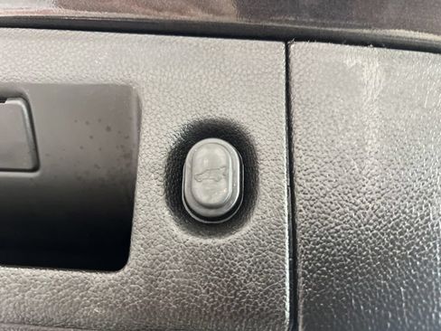 Used 2018 Chevrolet Tahoe LT AWD/4WD image 9