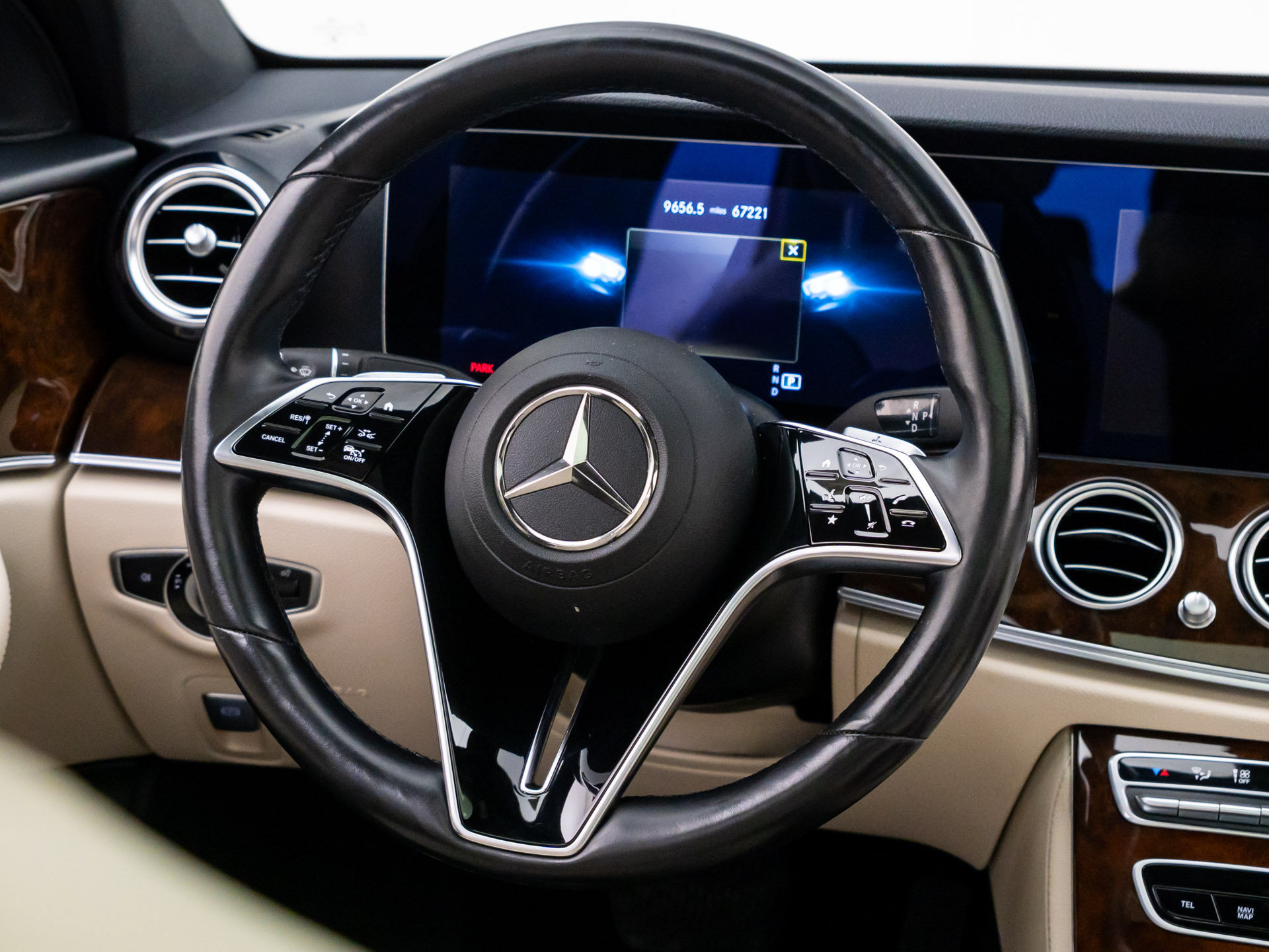 Used 2023 Mercedes-Benz E 350 4MATIC Sedan image 11