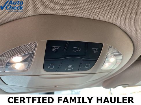 Used 2024 Chrysler Pacifica Touring-L image 46