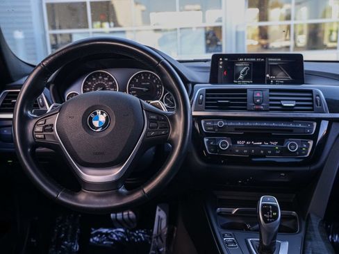 Used 2018 BMW 340i Sedan w/ Premium Package RWD image 21