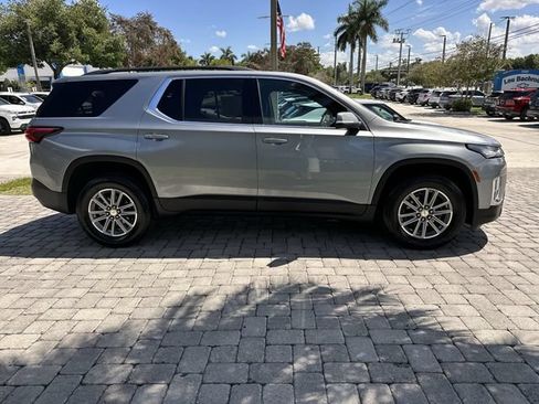 Used 2023 Chevrolet Traverse LT FWD image 14