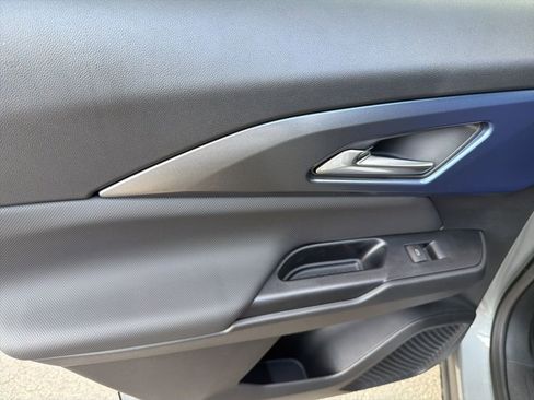 New 2026 Chevrolet Equinox EV LT image 30