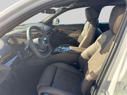 Certified 2025 BMW i5 xDrive40 w/ Premium Package image 11