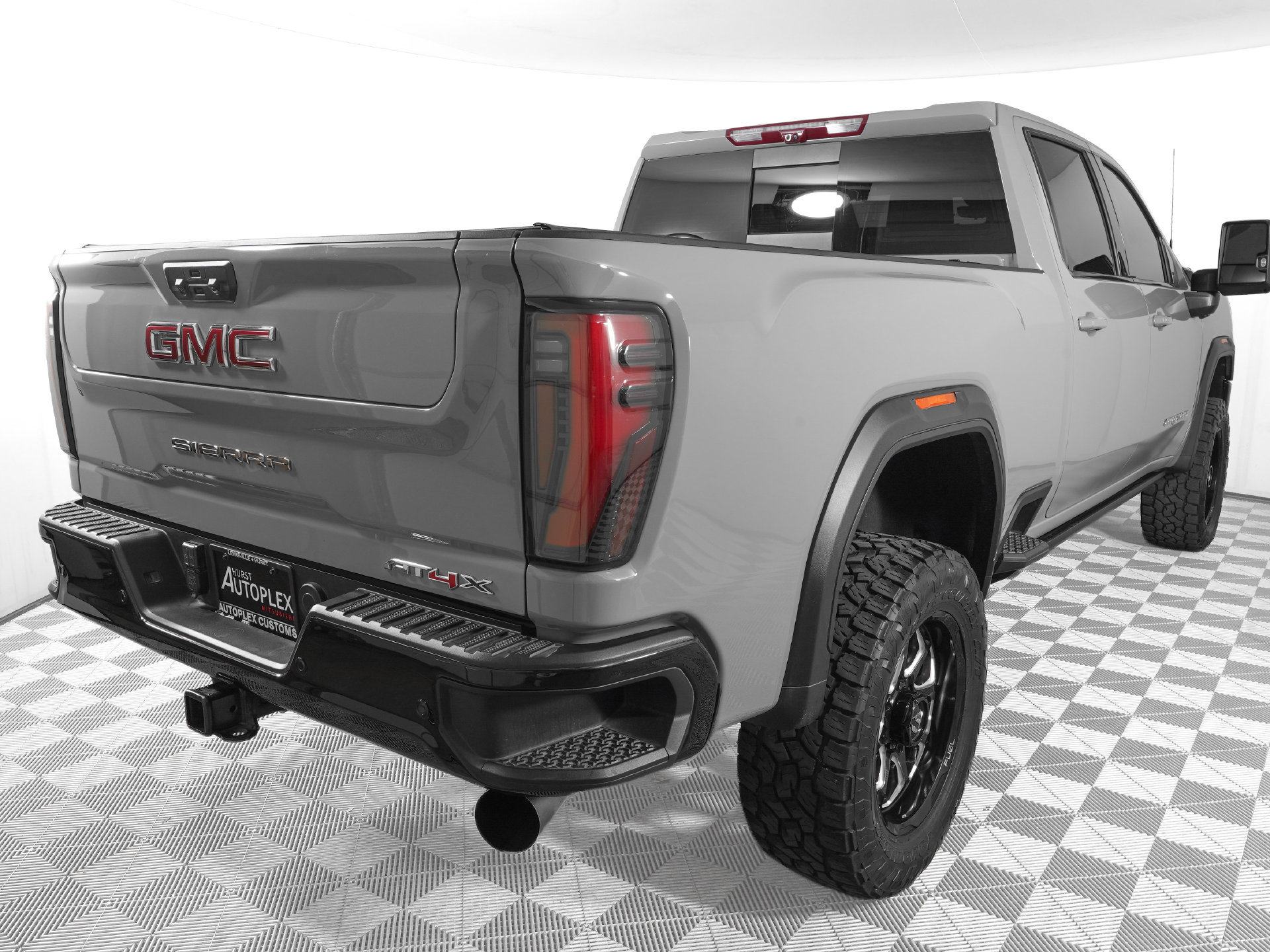 Used 2024 GMC Sierra 2500 AT4X AWD/4WD image 5