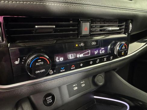 Used 2024 Nissan Rogue SL w/ SL Premium Package FWD image 22