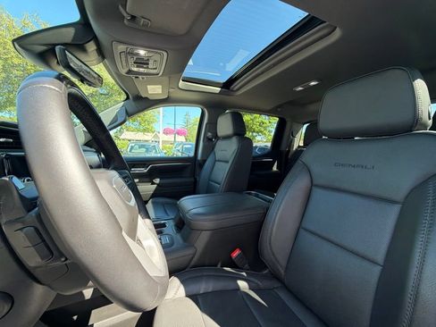 Used 2025 GMC Sierra 1500 Denali AWD/4WD image 12