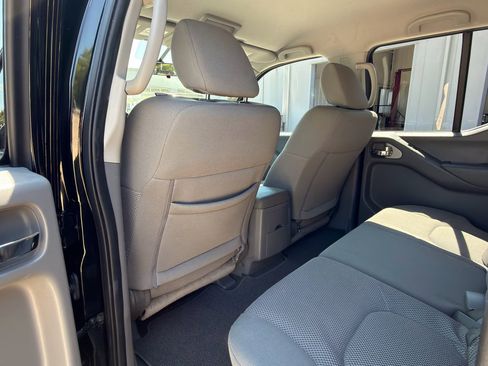 Used 2021 Nissan Frontier SV image 23