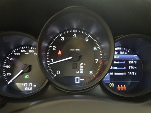 Certified 2025 Porsche Macan image 23