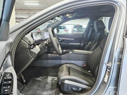 New 2026 BMW 540i xDrive w/ M Sport Package image 23