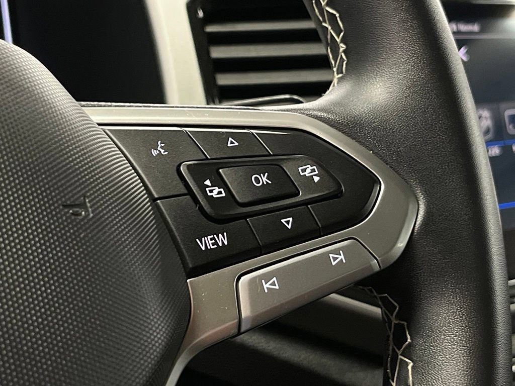 Certified 2023 Volkswagen Atlas Cross Sport SE w/ Panoramic Sunroof Package AWD/4WD image 28