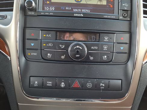 Used 2012 Jeep Grand Cherokee Overland w/ Mopar Chrome Edition Group image 22