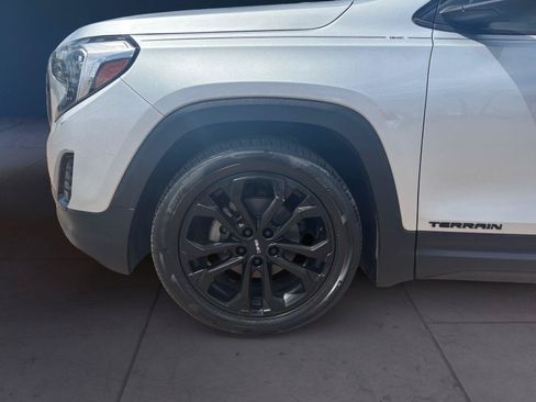 Used 2021 GMC Terrain SLE w/ Driver Convenience Package FWD image 14