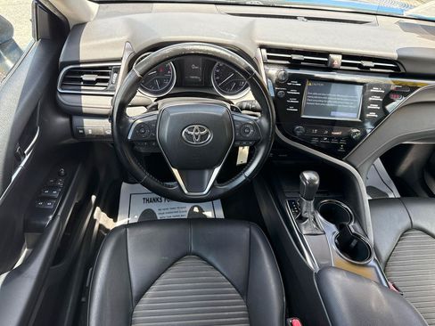 Used 2019 Toyota Camry SE FWD image 33