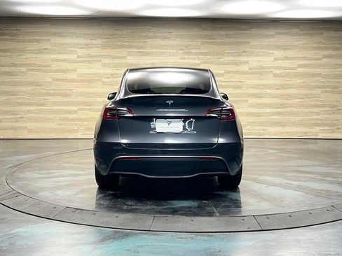 Used 2025 Tesla Model Y Long Range AWD/4WD image 18