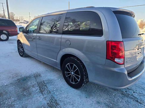 Used 2019 Dodge Grand Caravan GT image 2
