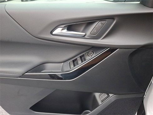 New 2026 Chevrolet Equinox LT w/ Convenience Package II image 9