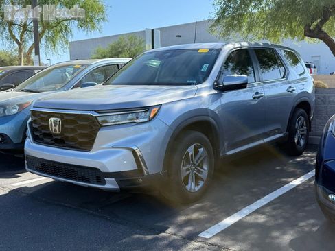 Used 2024 Honda Pilot EX-L image 2