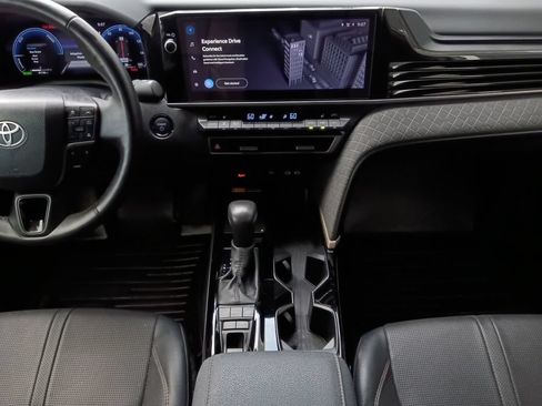 Used 2025 Toyota Camry XLE FWD image 3