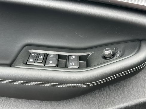 New 2025 Jeep Grand Cherokee L Altitude image 12