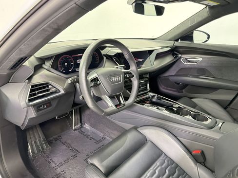 Used 2024 Audi RS e-tron GT w/ Carbon Performance Package AWD/4WD image 4