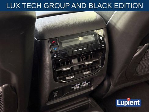 Used 2023 Jeep Grand Cherokee L Limited w/ Luxury Tech Group II AWD/4WD image 23