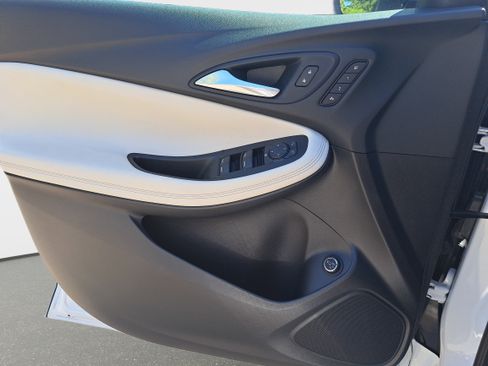 Used 2020 Buick Encore GX Essence w/ Sport Touring Package image 25