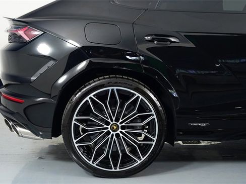 Used 2025 Lamborghini Urus SE image 12