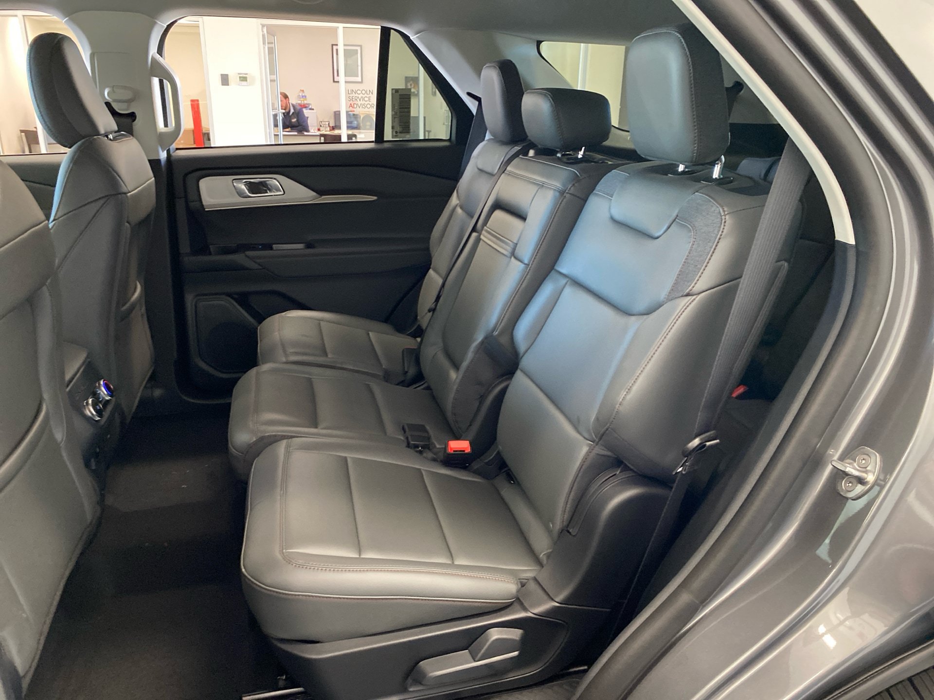 New 2026 Ford Explorer Active w/ Active Comfort Package AWD/4WD image 10