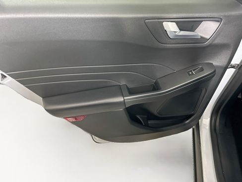 Used 2025 Ford Escape ST-Line FWD image 24