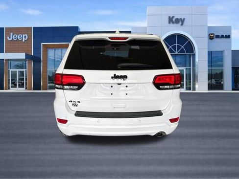 Used 2019 Jeep Grand Cherokee Altitude image 5