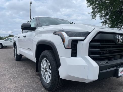 New 2026 Toyota Tundra SR5 w/ SR5 Convenience Package RWD image 4