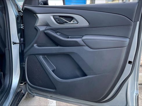 Certified 2023 Chevrolet Traverse LT w/ Rear Camera Mirror Package image 21