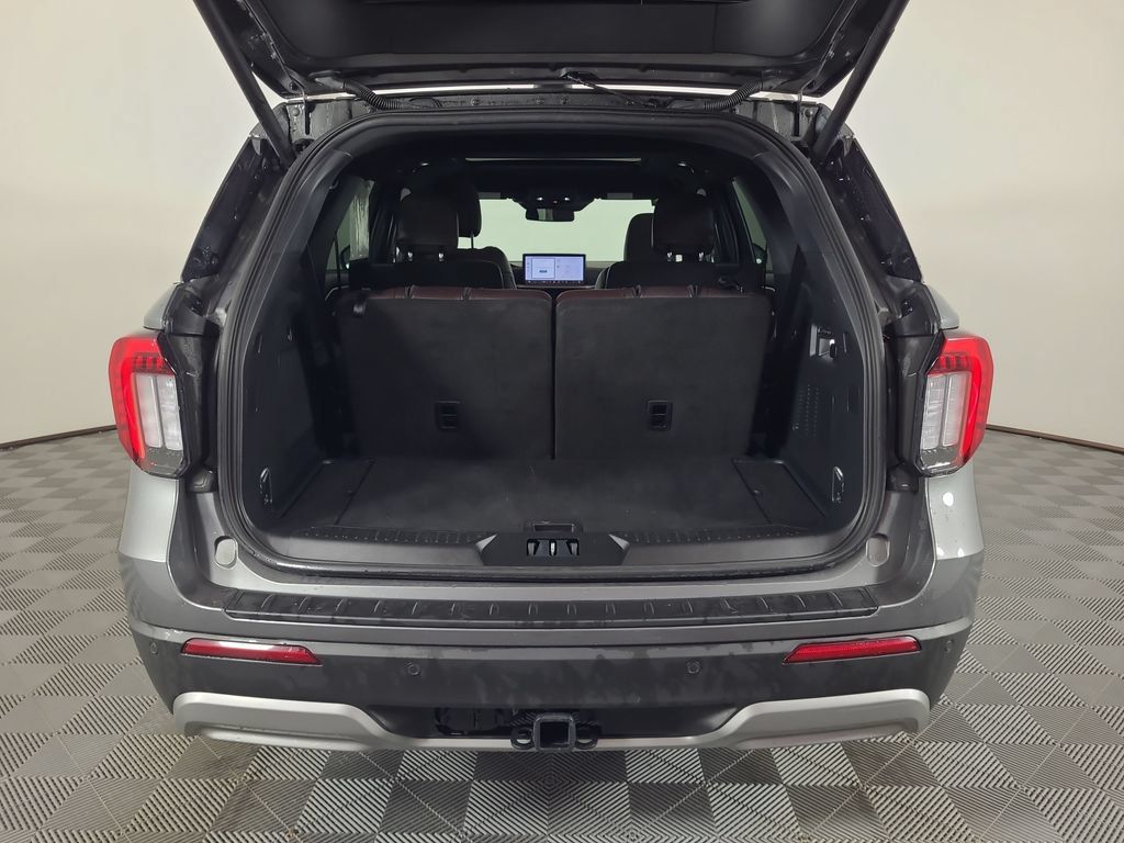 Used 2025 Ford Explorer Platinum w/ LUX Leather Package AWD/4WD image 27