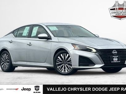 Used 2023 Nissan Altima 2.5 SV